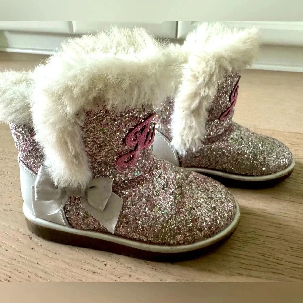 Juicy Couture Lil Windsor faux fur/glitter boots size 11